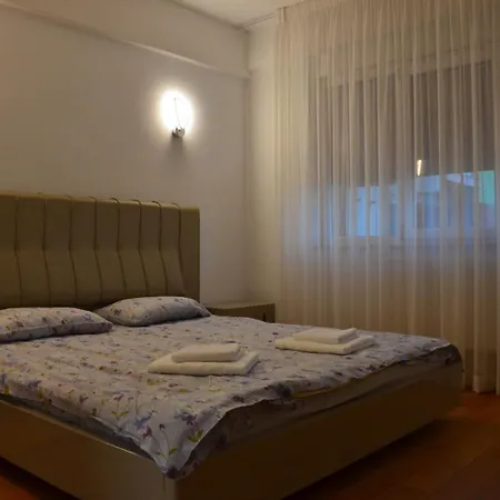 Bujorului - 2br 2 Apartment Craiova